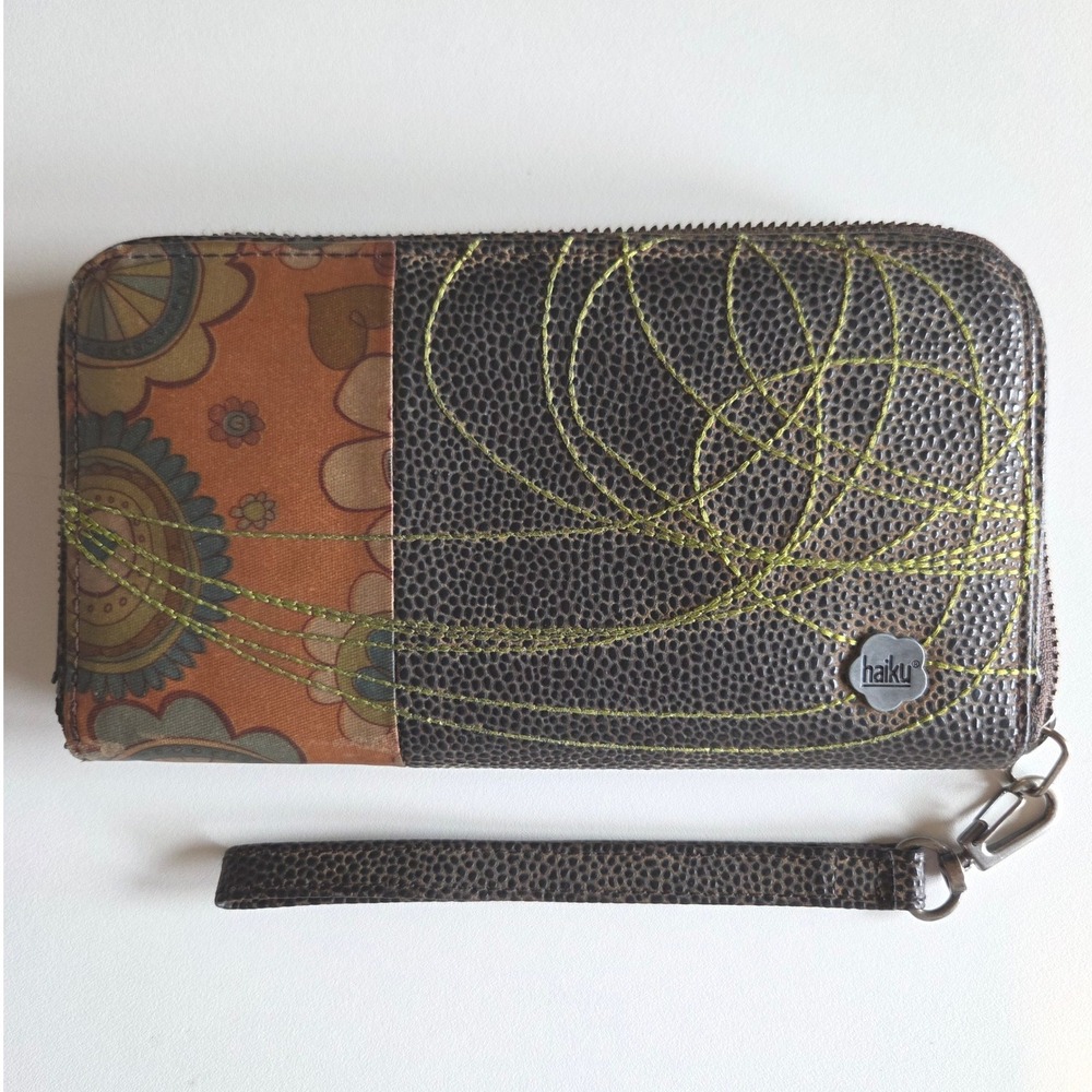 Vintage Haiku Sharon Eisenhauer Floral Mixed Media Zip Around Wristlet Wallet